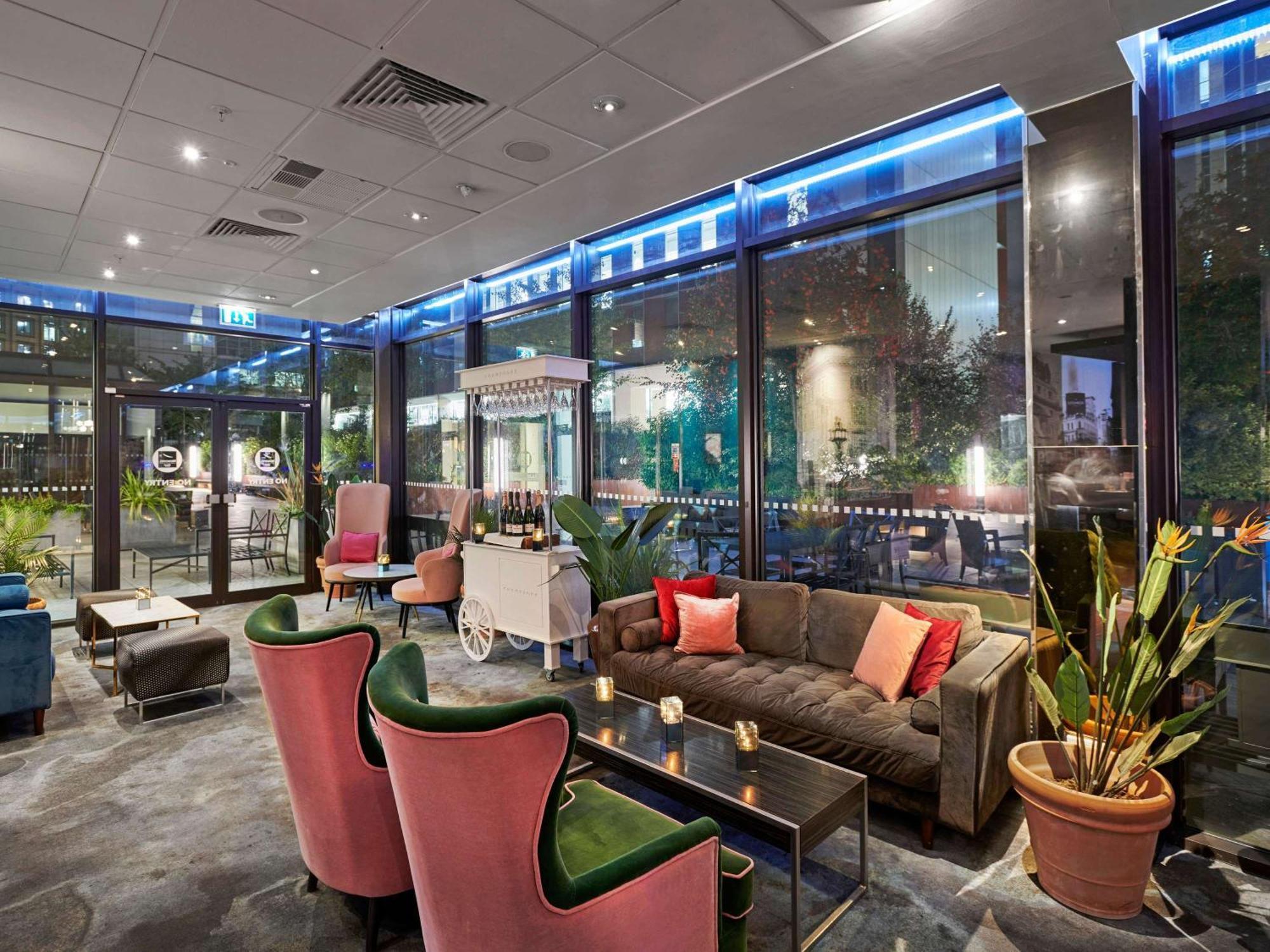 Novotel London West Buitenkant foto