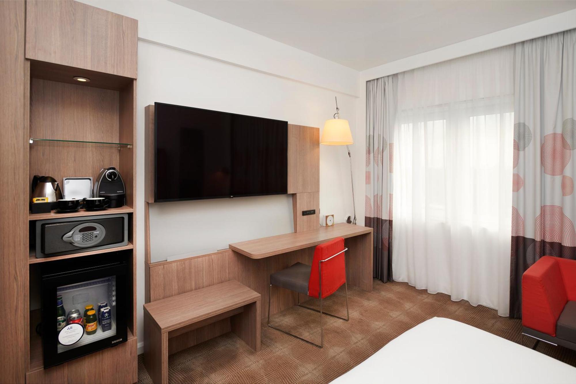 Novotel London West Buitenkant foto
