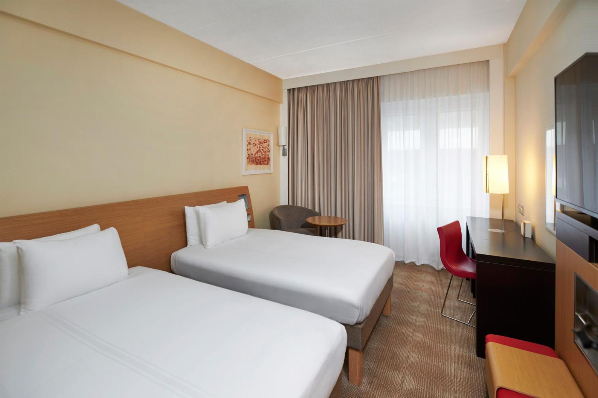 Novotel London West Buitenkant foto