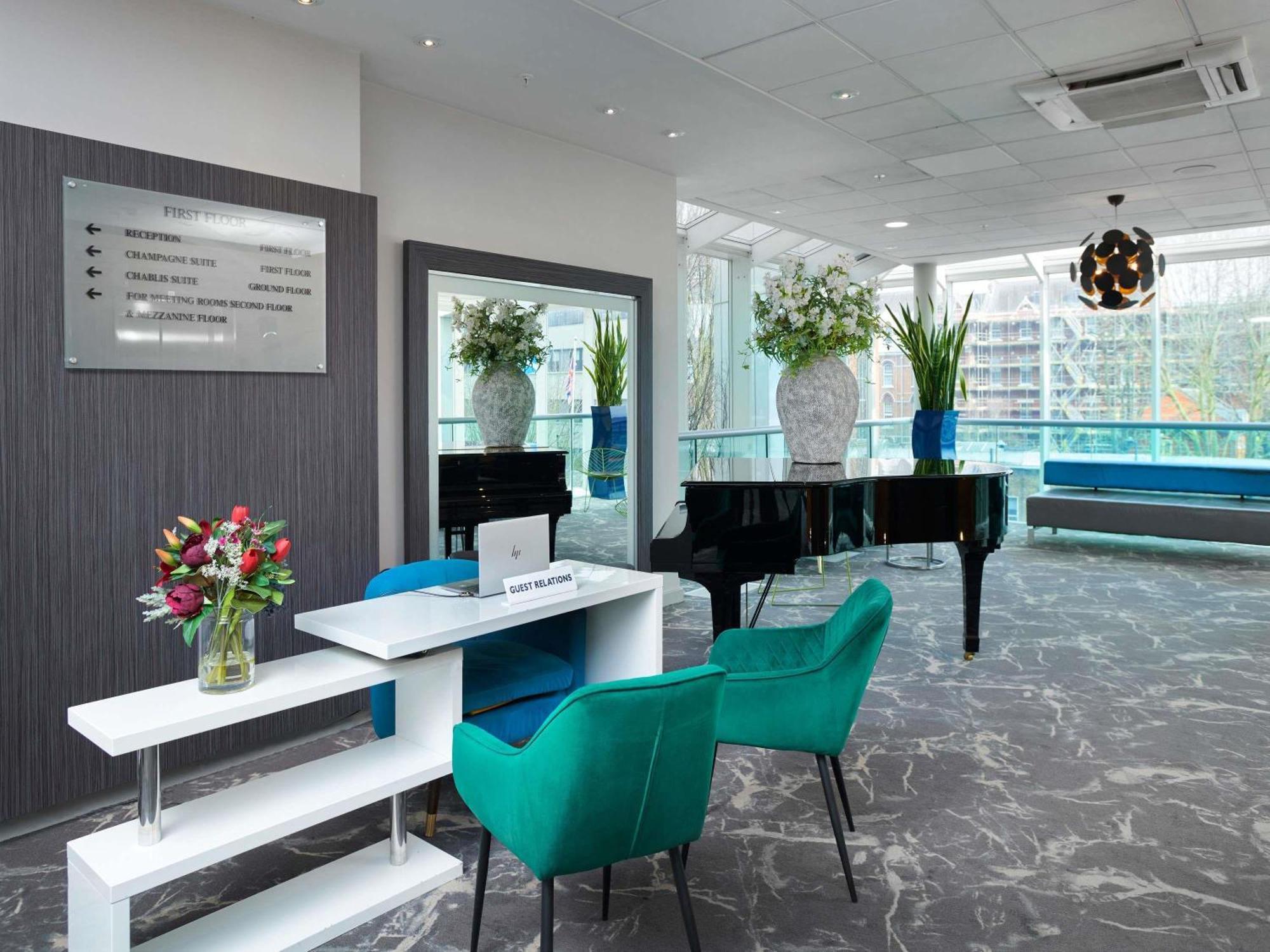 Novotel London West Buitenkant foto